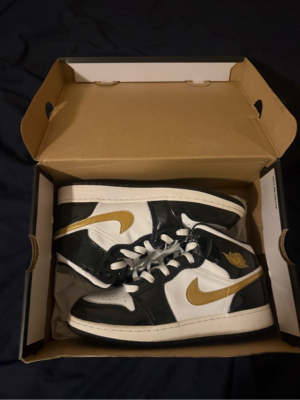 Air Jordan 1 Mid SE "Black Gold Patent Leather"